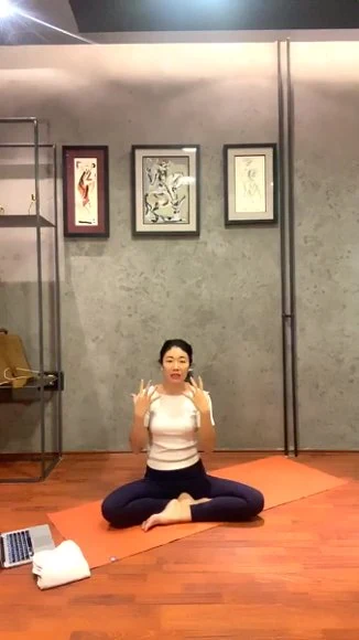 兹舞《激活人体七个脉轮—能量净化和平衡7集》视频7集