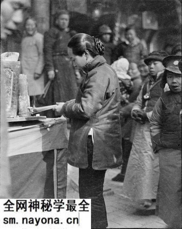 1919年保定老照片 保定城墙|百姓过年祈福烧香预览图1 1919年保定老照片 保定城墙|百姓过年祈福烧香预览图1