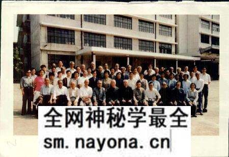 《中原-中南新华书店史》.pdf电子版_其他志预览图3 《中原-中南新华书店史》.pdf电子版_其他志预览图3