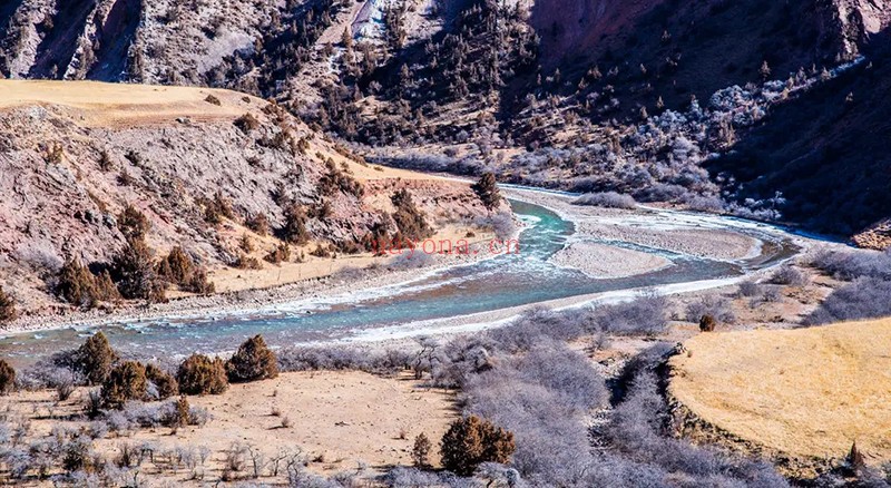 青海囊谦县然察大峡谷穿越路线
