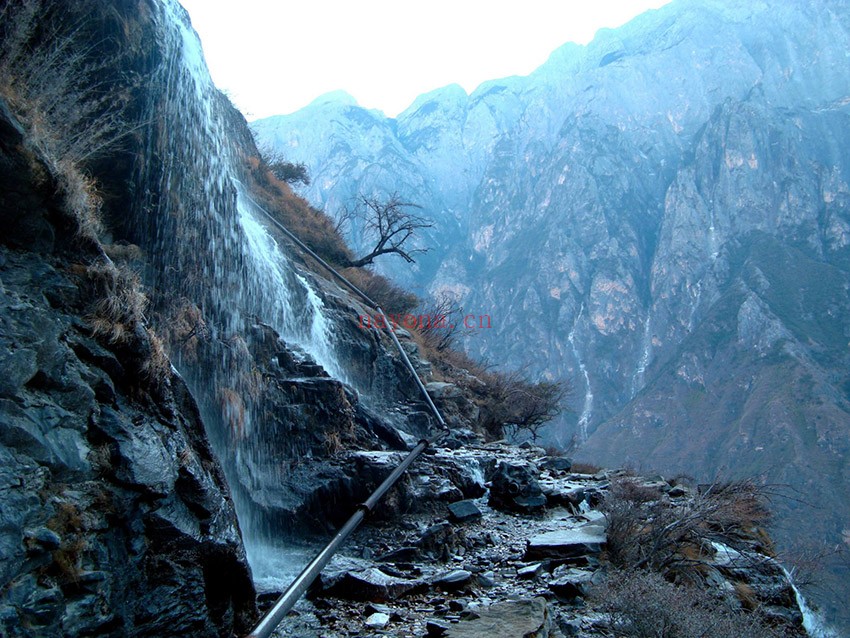 云南虎跳峡徒步路线