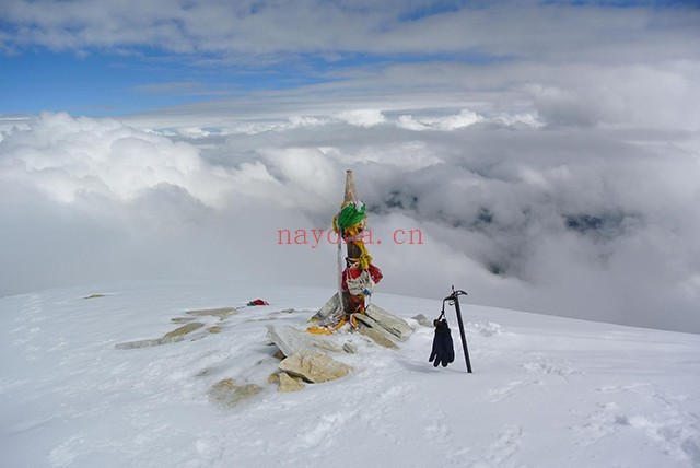 云南哈巴雪山登山路线