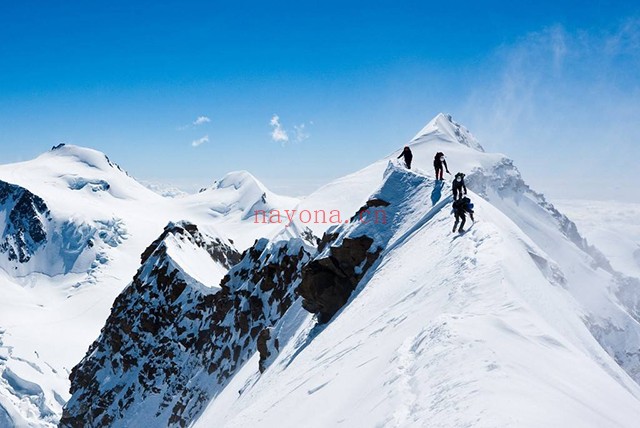 云南哈巴雪山登山路线