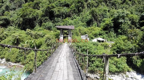 西藏墨脱徒步路线
