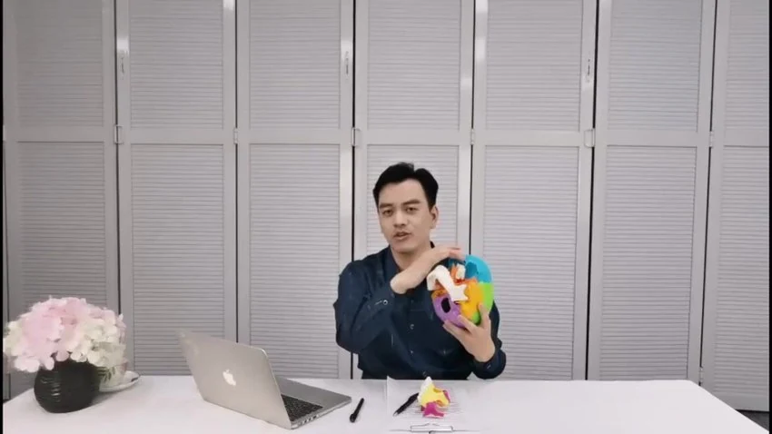 《何老师谈疗愈摸骨识人疗愈大讲堂11个颅骨手法入门到精通视频课程》视频11集
