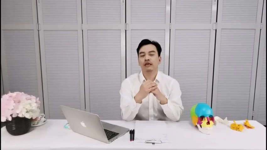 《何老师谈疗愈摸骨识人疗愈大讲堂11个颅骨手法入门到精通视频课程》视频11集