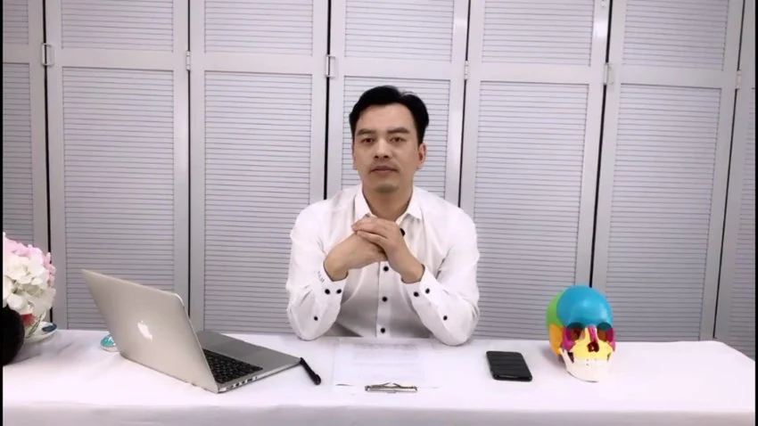 《何老师谈疗愈摸骨识人疗愈大讲堂11个颅骨手法入门到精通视频课程》视频11集